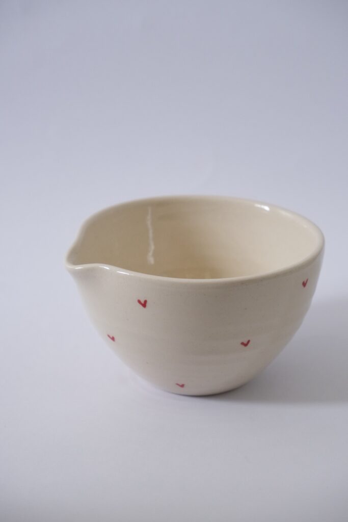 NZ Made Chawan - Cream with Hearts
